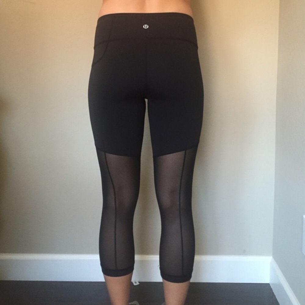 LULULEMON crop leggings with mesh cutout
